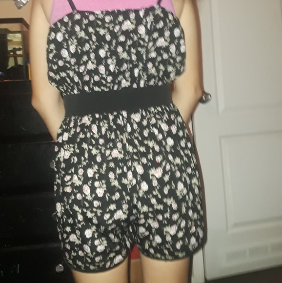 Romper - Picture 2 of 4